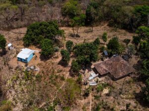 AES El Salvador, Asociación Escénica, PNUD y la UCA, trabajan juntos para instalar energía solar y red eléctrica en comunidades rurales de Morazán