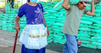 Ministerio de Agricultura entrega de Paquetes Agrícolas a productores de Sonsonate y Ahuachapán