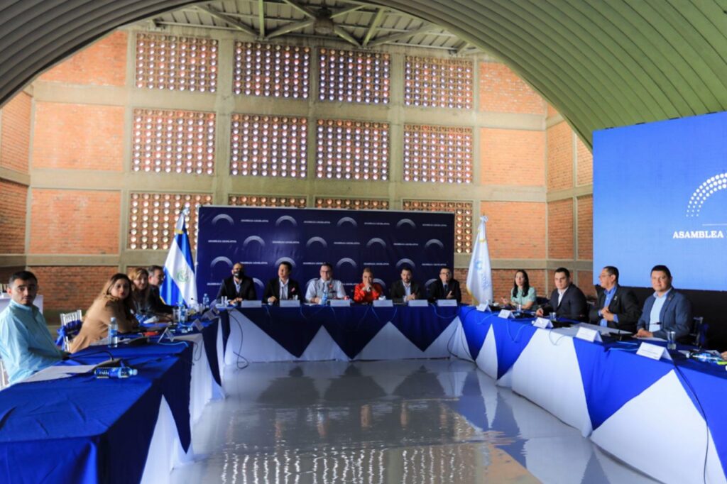 Comisión de Hacienda conoce manejo de fondos públicos por parte de fundación Padre Arrupe