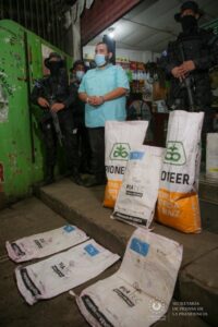 Propietario agroservicio Sonsonate fue detenido por PNC, comercializar semilla de maíz de paquetes agrícolas distribuidos por gobierno