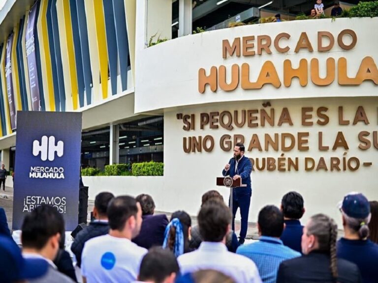 Moderno Mercado Hula Hula en el centro de San Salvador, inicia operaciones, luego de haber sido inaugurado por alcalde capitalino, Mario Durán