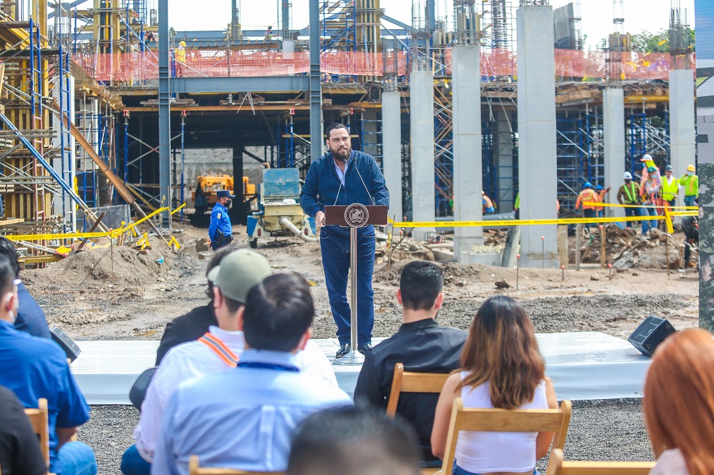 Mercado Municipal Escalón con área de construcción de más 14 mil 400 metros, avanza en 35%, según alcalde Mario Durán