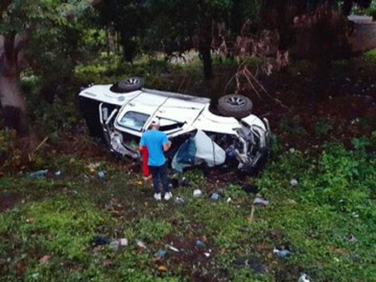 Conductor en estado de ebriedad con 187 grados de alcohol en aliento, provocó lesiones graves en dos de sus acompañantes, en Usulután