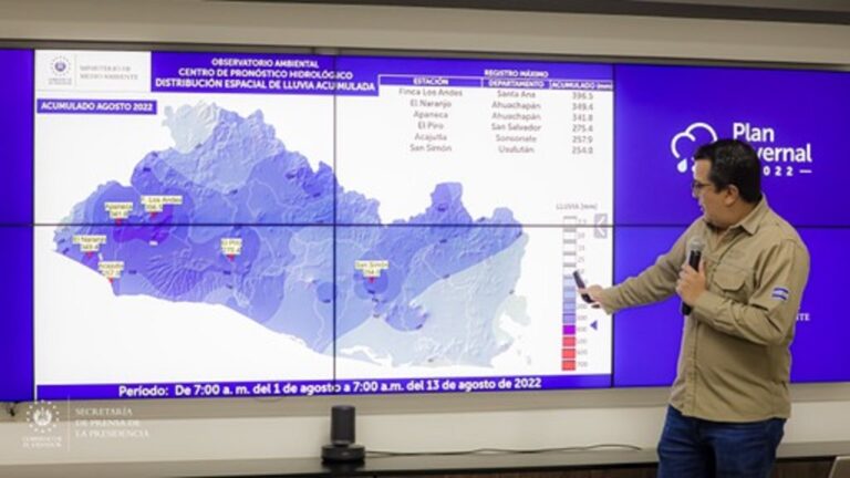 Gobierno salvadoreño mantiene alerta naranja en el gran San Salvador y pide población acatar recomendaciones por lluvias