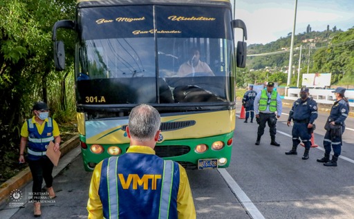 Más de medio centenar de  conductores peligrosos han sido detenido por la División Tránsito en controles vehiculares en vacaciones