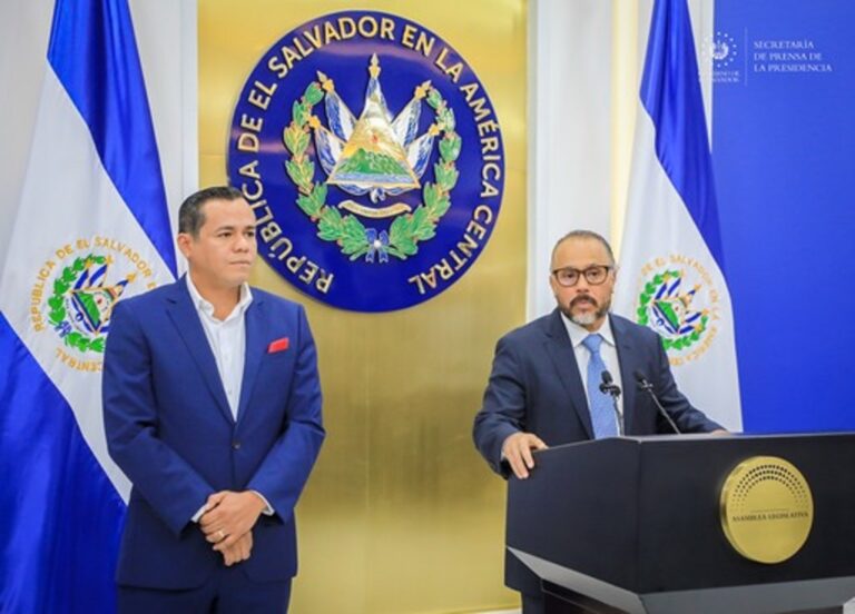 Ministro de Hacienda presenta cinco iniciativas de ley para financiar proyectos en beneficio de los salvadoreños