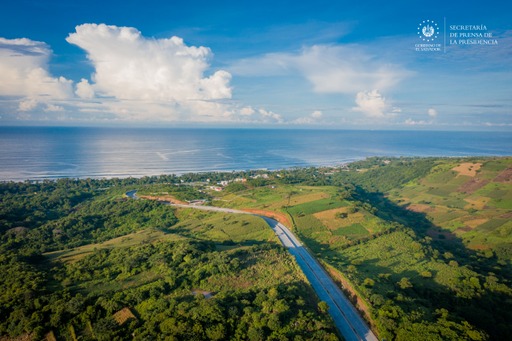 Gobierno arboriza e ilumina carretera a Surf City