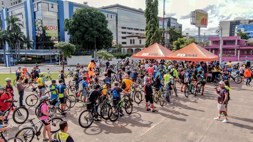 Gobierno de Bukele promueve uso de la bicicleta