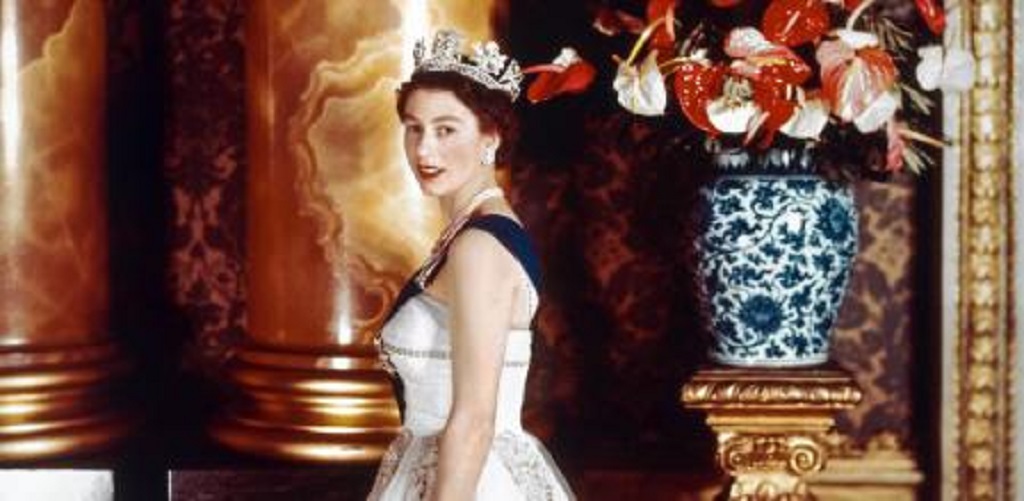 Reina Isabel II, jefe por 70 años de 15 Estados