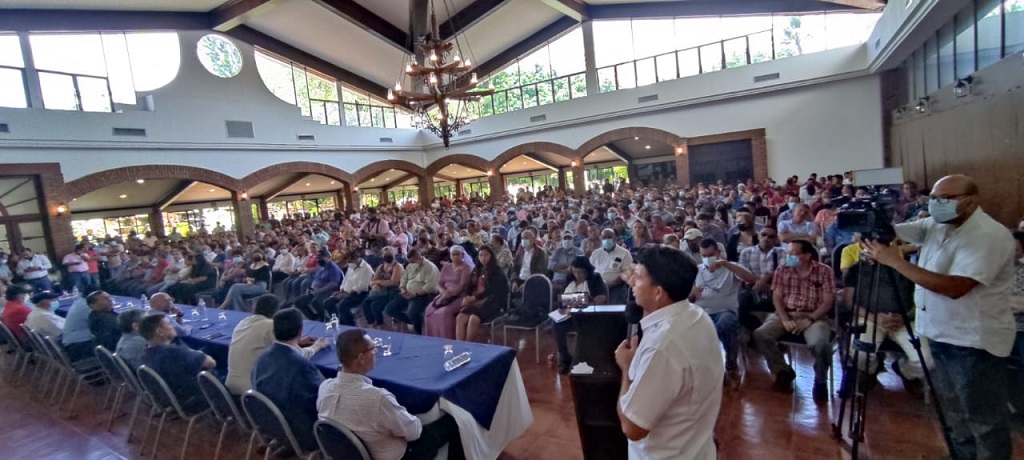Transportistas piden reelección presidente Bukele