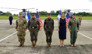 4 helicópteros a El Salvador para operaciones Mali
