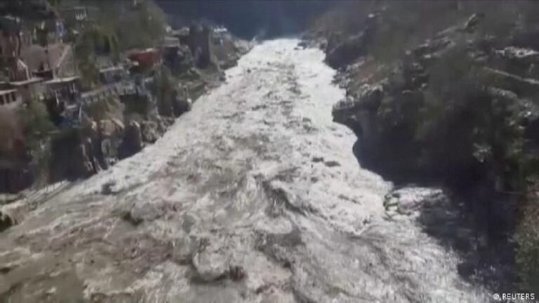 Unos 10 muertos por avalancha en el Himalaya