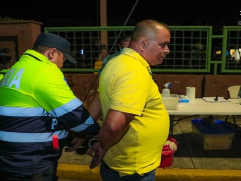 PNC detuvo a conductor peligroso en retén