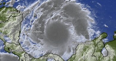 Tormenta Julia se convierte huracán categoría 1