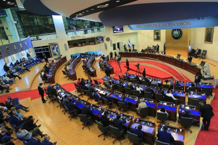 Diputados con 73% aprobación, según CID-Gallup