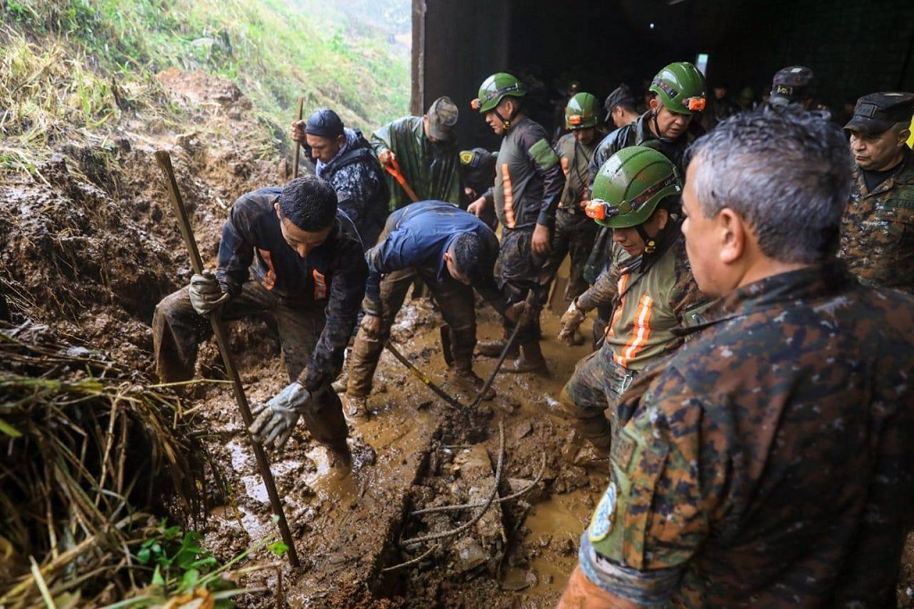 Cinco soldados mueren soterrados en Comsagua