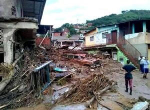 Luto y dolor en Venezuela deja huracán Julia