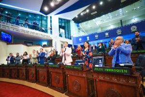Salvadoreños en exterior ejercerán derecho voto