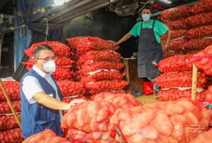 Defensoría Consumidor verifica la tiendona