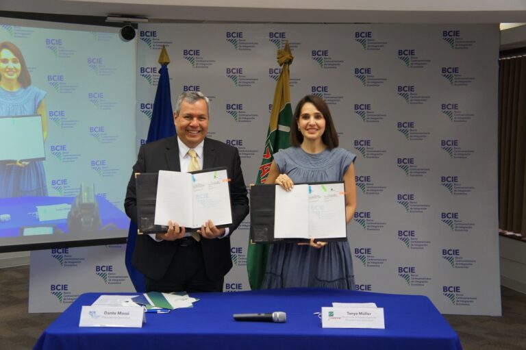BCIE y Escuela Zamorano formalizan acuerdos