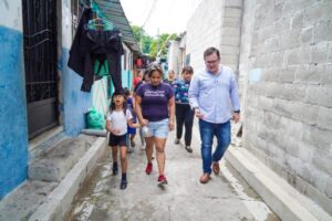 Diputados visitan comunidades San Salvador
