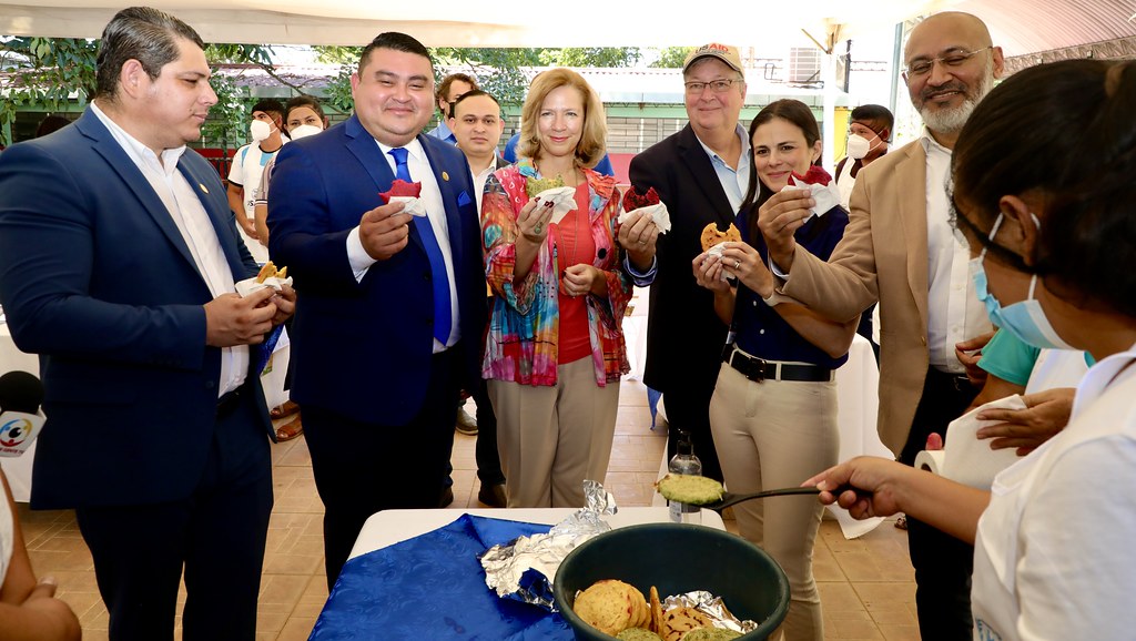 EEUU entrega asistencia alimentaria en La Paz