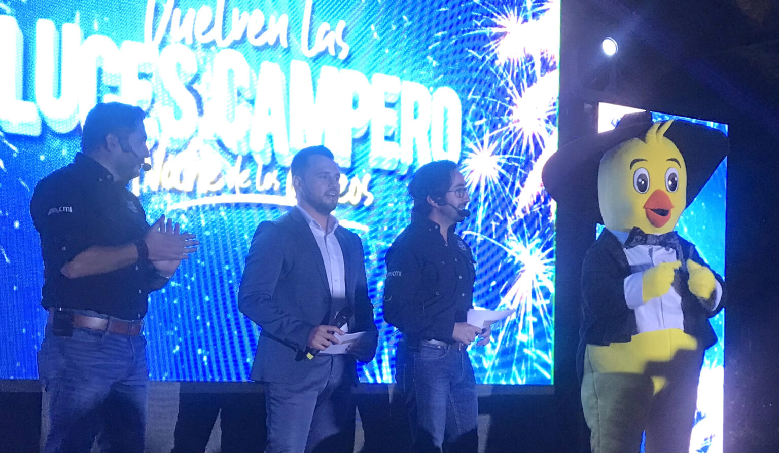Vuelven las luces de pollo campero El Salvador - Noticias de El