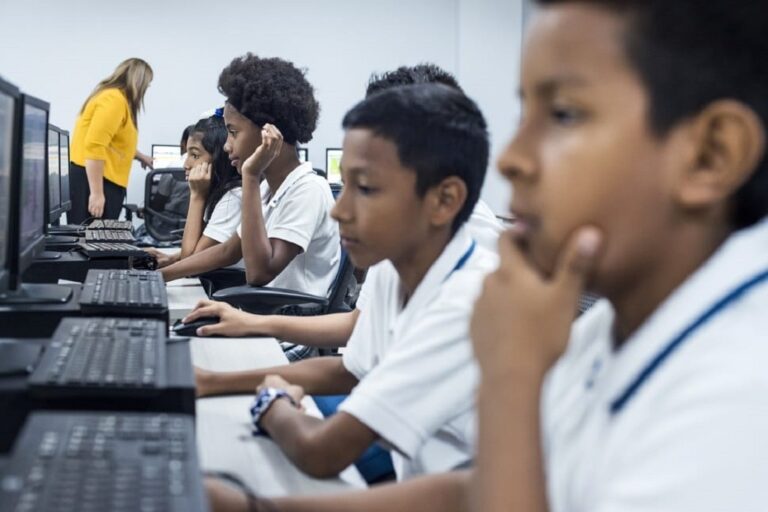 CAF aprueba 150 millones educación El Salvador