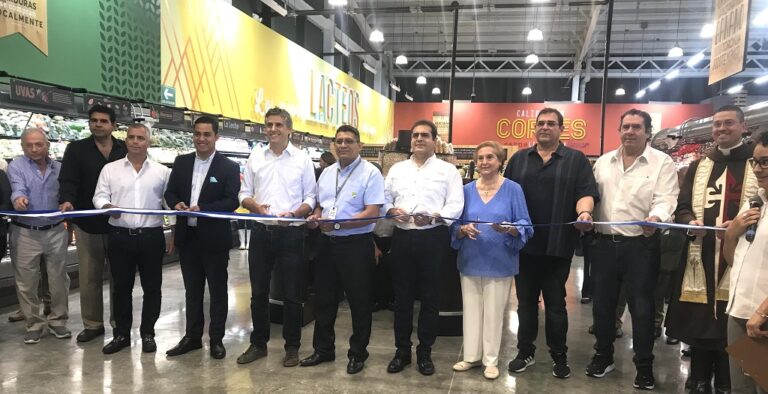 Súper Selectos abre su tienda 108 en San Tecla