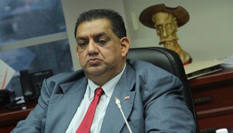 El diputado Alberto Romero enfrenta del partido Alianza Republicana Nacionalista, ARENA, enfrenta audiencia por enriquecimiento ilícito por más de 150 mil dólares
