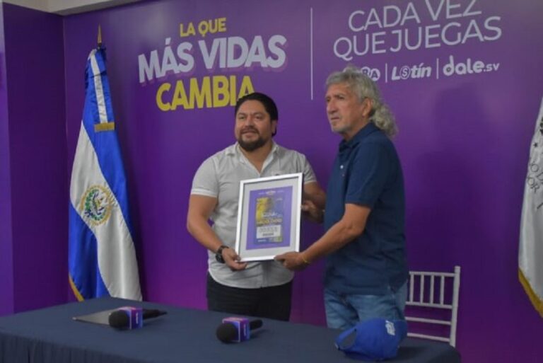 Lotería Nacional dedica sorteo al Mágico González