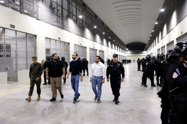 Presidente Bukele presenta nuevo penal