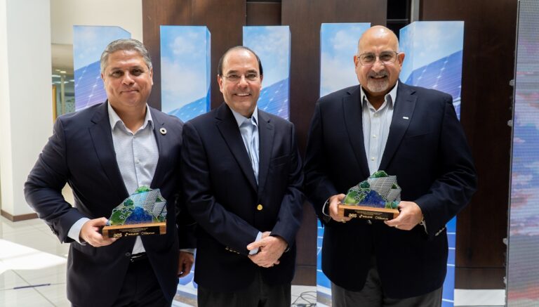 AES recibe reconocimiento de Banco Cuscatlán