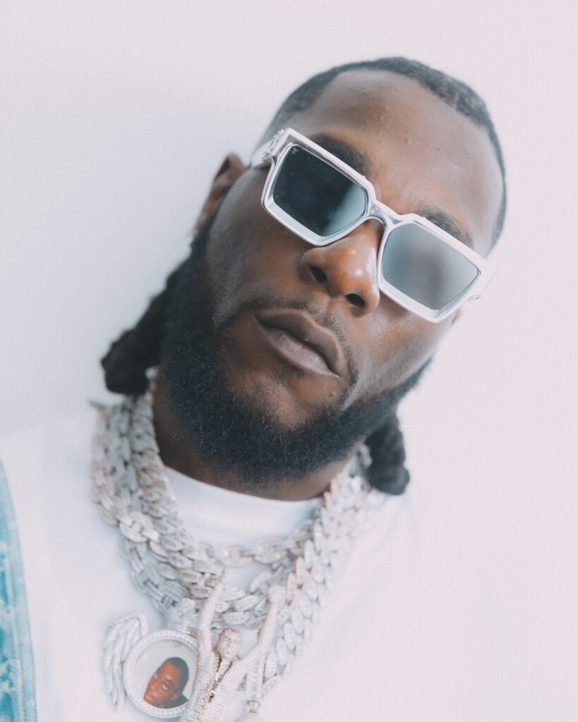 Burna Boy llevará emoción PEPSI KICK OFF SHOW