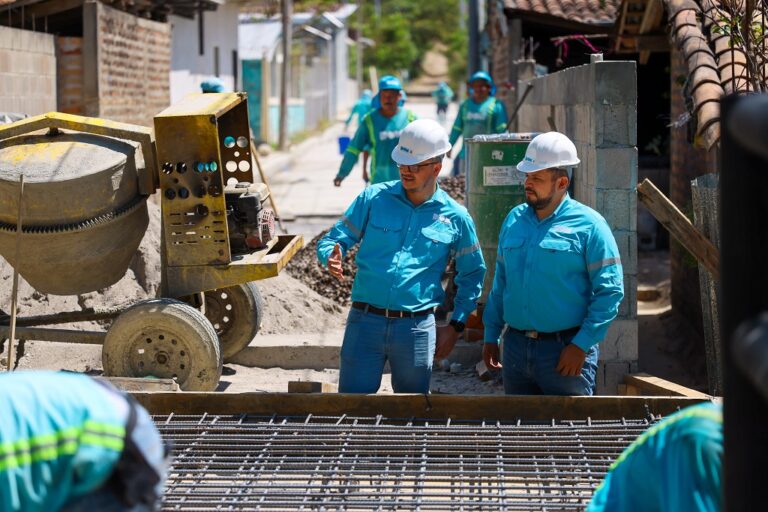 DOM inaugura obras habitantes de Chalatenango