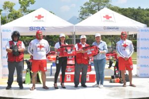 Entregan donativo a Cruz Roja Salvadoreña