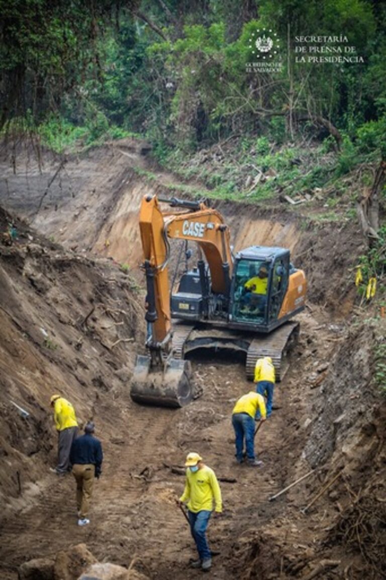 Gobierno rehabilita drenaje colonia Santa Lucia
