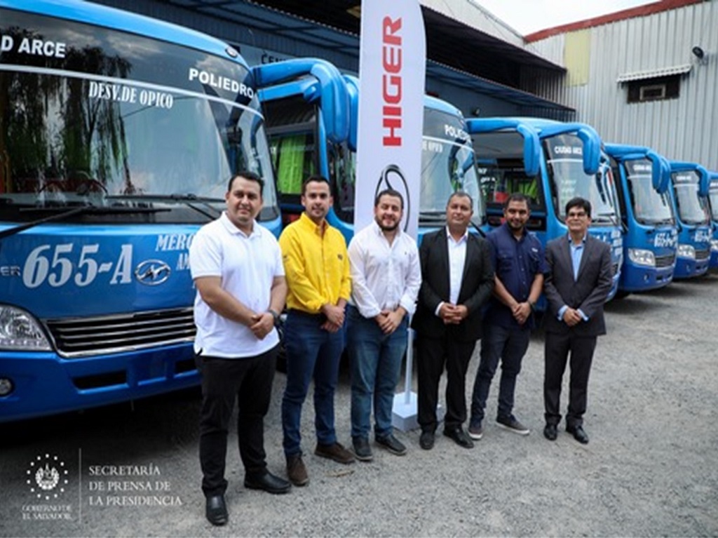 Gobierno acompaña renovación flota microbuses