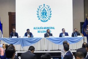Félix Ulloa en presentación corredor Industrial