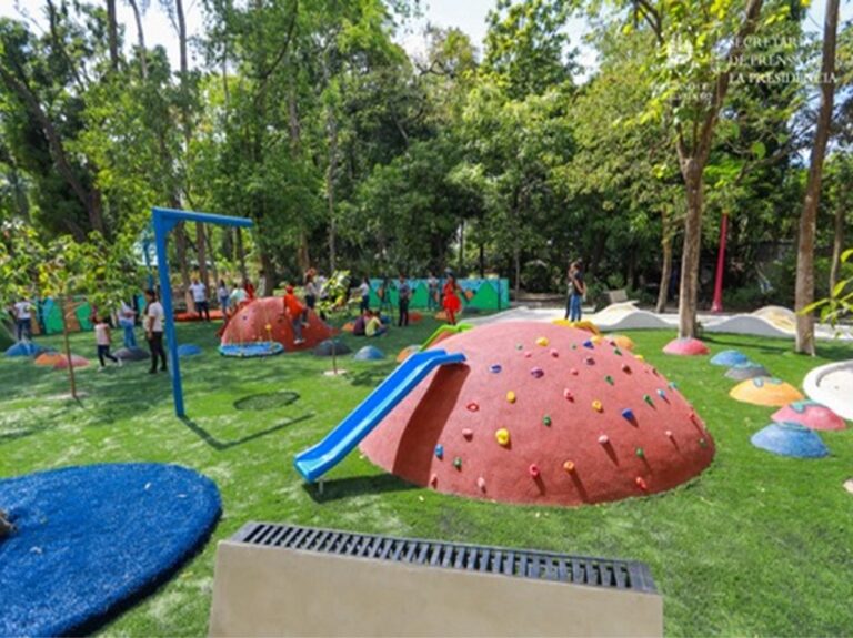 Inauguran área de juegos en el Parque Infantil