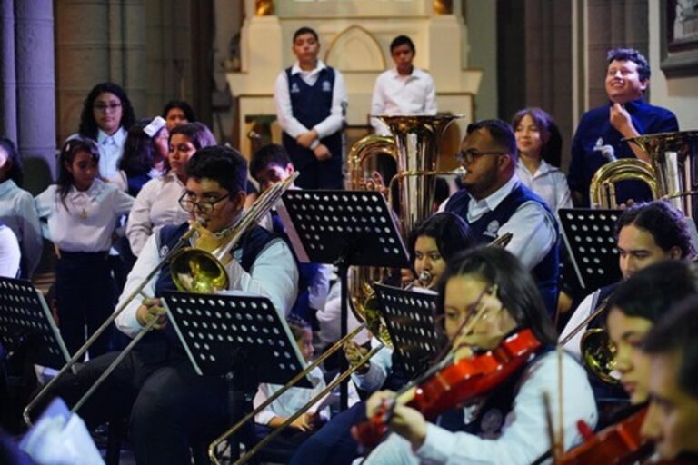 Orquesta Sinfónica Municipal iglesia El Calvario