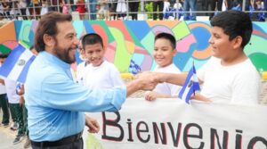 Gobierno del Presidente Nayib Bukele expone avances en educación y beneficios de los CUBO a organismos cooperantes