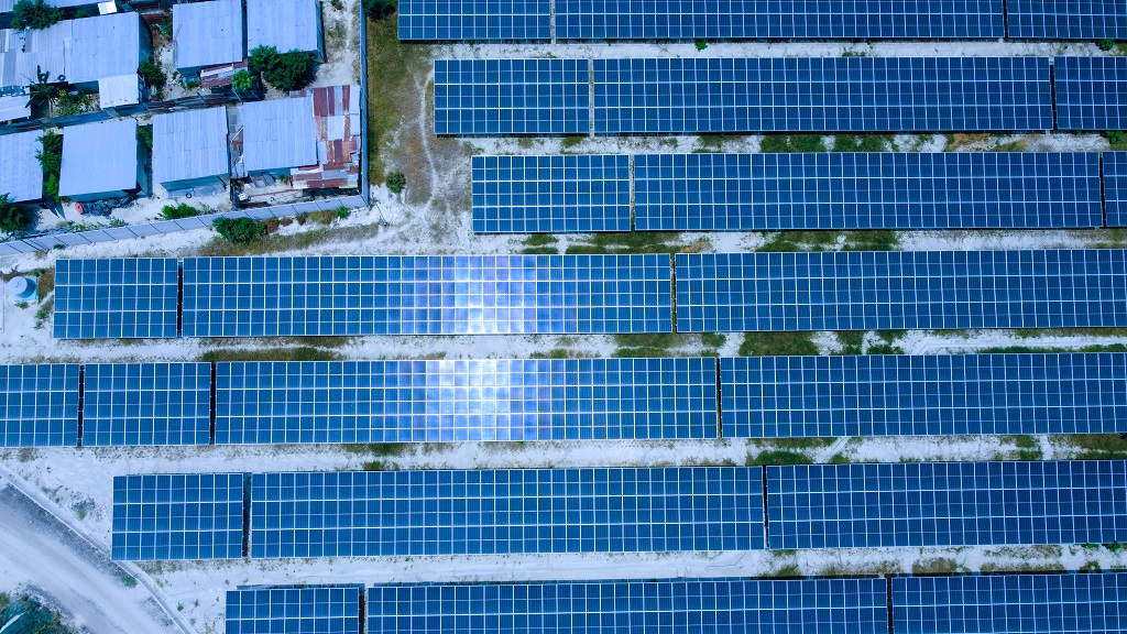AES El Salvador construye planta solar en Ilopango