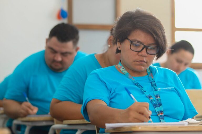 DOM prepara jóvenes en Escuela de Construcción