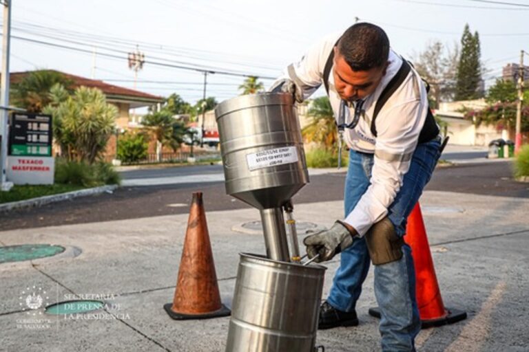 Inspeccionan gasolineras control combustibles  