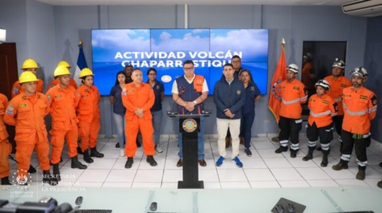 Gobierno monitorea volcán Chaparrastique