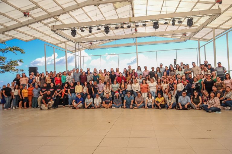 Docentes comprometidos a transformar vidas con la educación