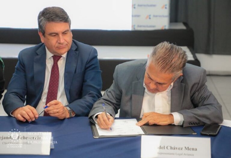 Gobierno del Presidente Nayib Bukele firma acuerdo de colaboración para puesta en marcha del Aeroclúster El Salvador, a fin de potenciar la industria aeronáutica