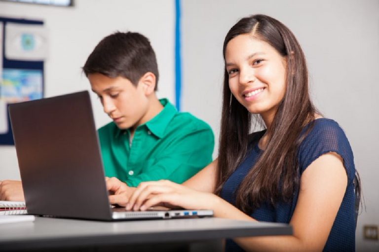 La AFP Crecer, está motivando a los jóvenes a ingresar a su plataforma “Talento Sí hay” la cual ha sido diseñada para impulsar sus competencias y ayudarles a alcanzar sus metas profesionales como personales.