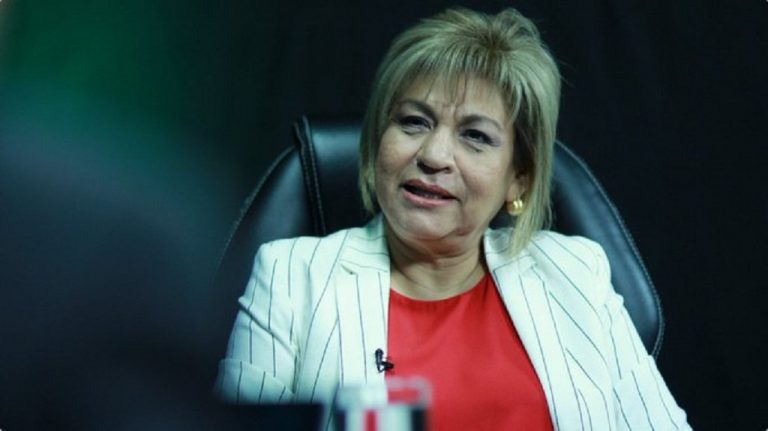 UCA despide a catedrática por opiniones políticas
